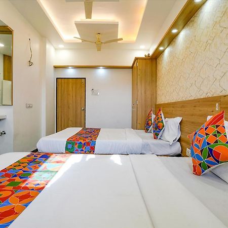 Fabhotel Galaxy Stay - Nr Morya Hospital Pune Extérieur photo